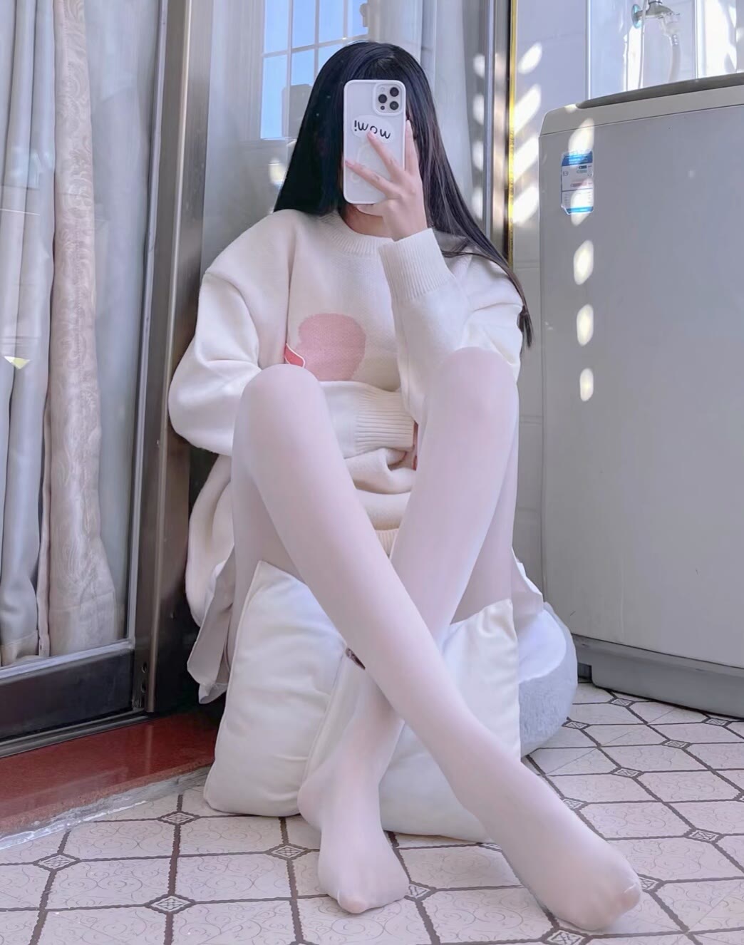 图片[2]-在角落的白丝超短裙大长腿小萝莉-自拍论坛-日常生活-源码交流网