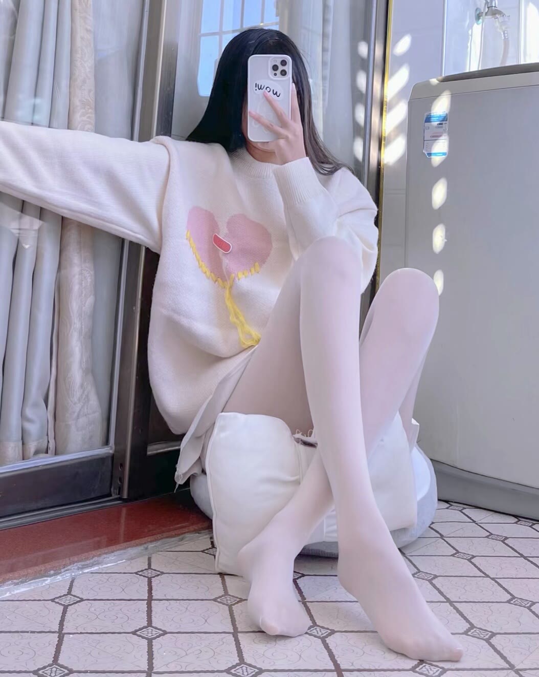 图片[3]-在角落的白丝超短裙大长腿小萝莉-自拍论坛-日常生活-源码交流网